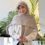 روسری کشمیر چهارفصل طرح LV - تصویر 4