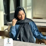 شال سورمه ای کشمیر طرح برند - تصویر 18