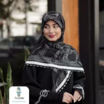 روسری ابریشم طرح دار مشکی سفید - تصویر 6