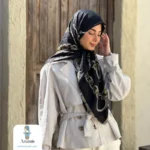 روسری ابریشم حاشیه سوزنی قواره ۱۲۰ طرح زنجیری - تصویر 3