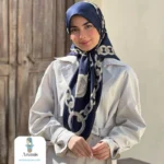 روسری ابریشم حاشیه سوزنی قواره ۱۲۰ طرح زنجیری